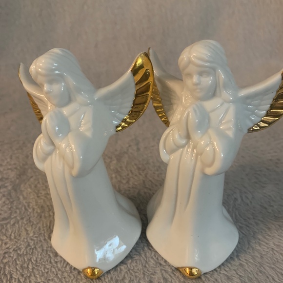 2 Angel figurines, 4 inches tall. - Picture 3 of 5